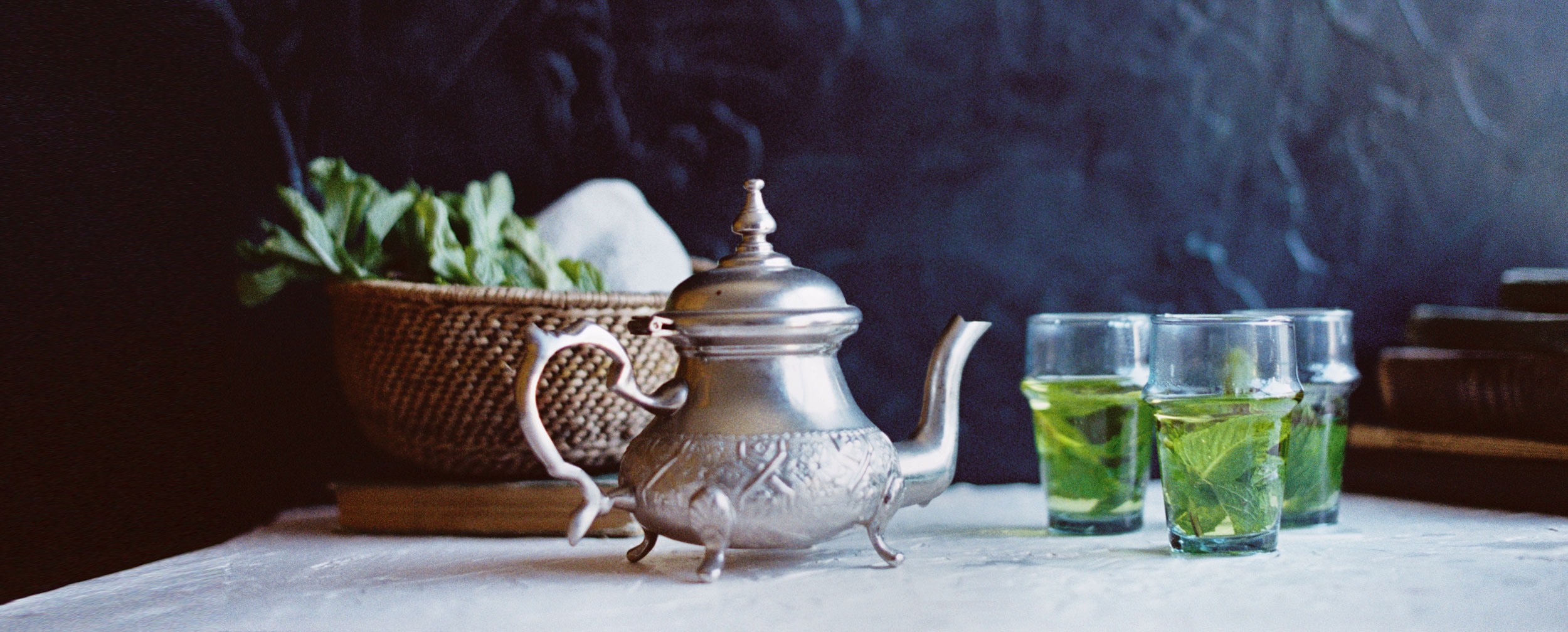 Moroccan-Tea-Glasses-with-Mint-Tea